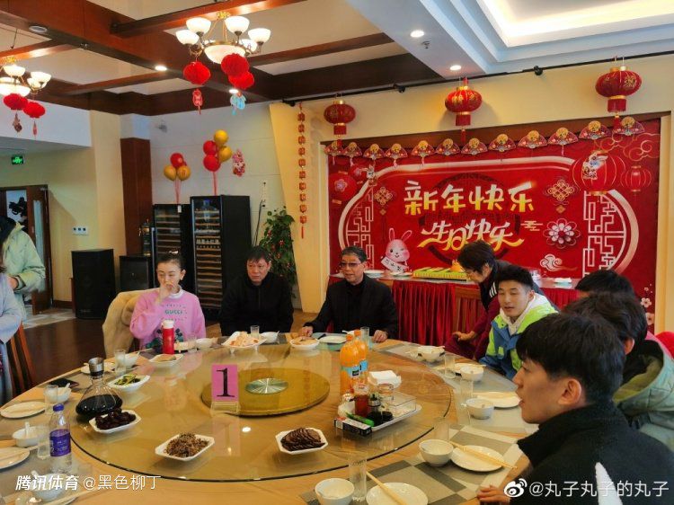 与角色和故事的情感联系要多得多，影片的最后一个小时，卡梅隆使出浑身解数提醒好莱坞大片的制作者们怎么样才能做到完美